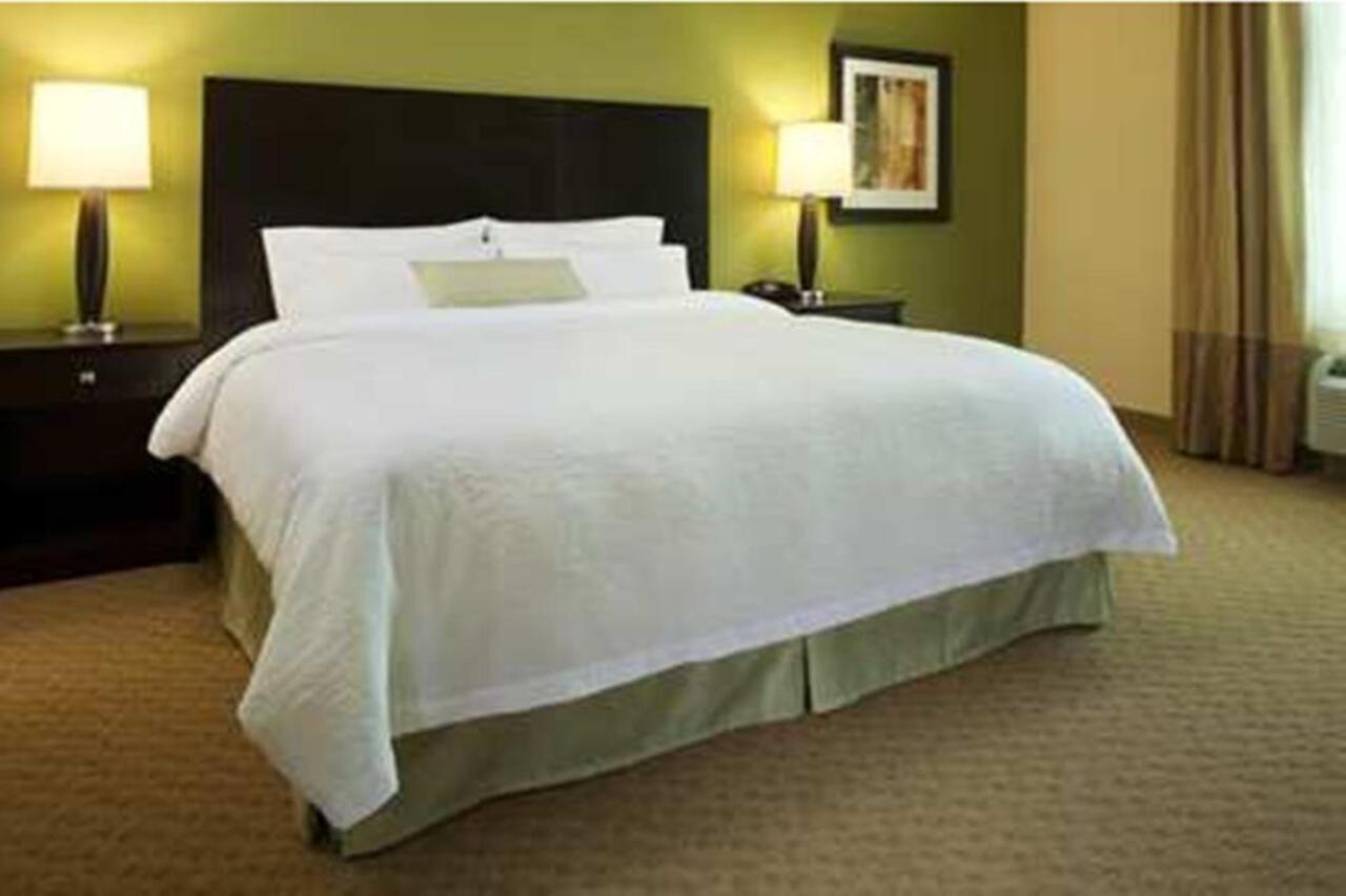 Hampton Inn & Suites Pensacola/I-10 Pine Forest Road Ferry Pass Экстерьер фото