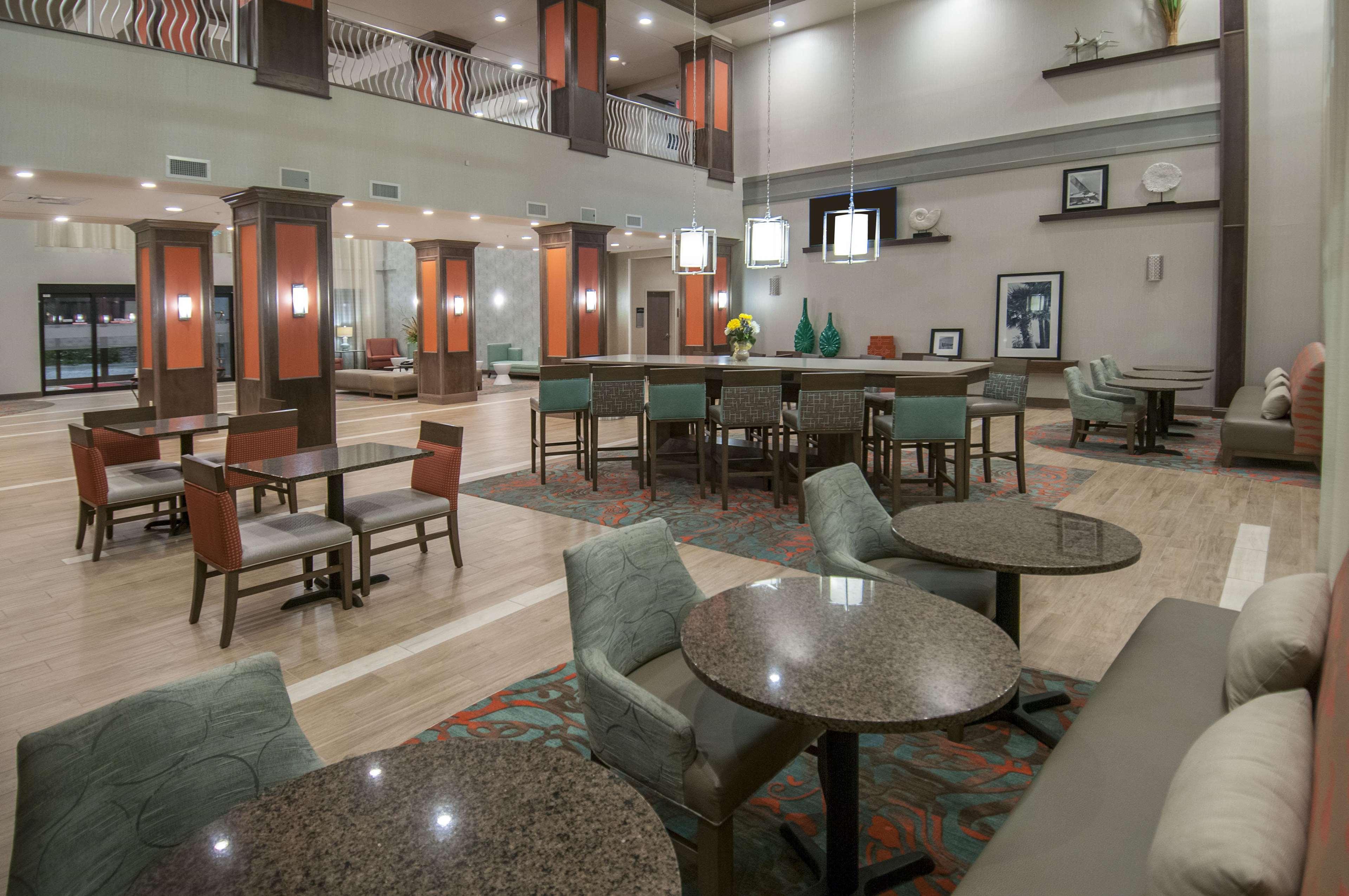 Hampton Inn & Suites Pensacola/I-10 Pine Forest Road Ferry Pass Экстерьер фото