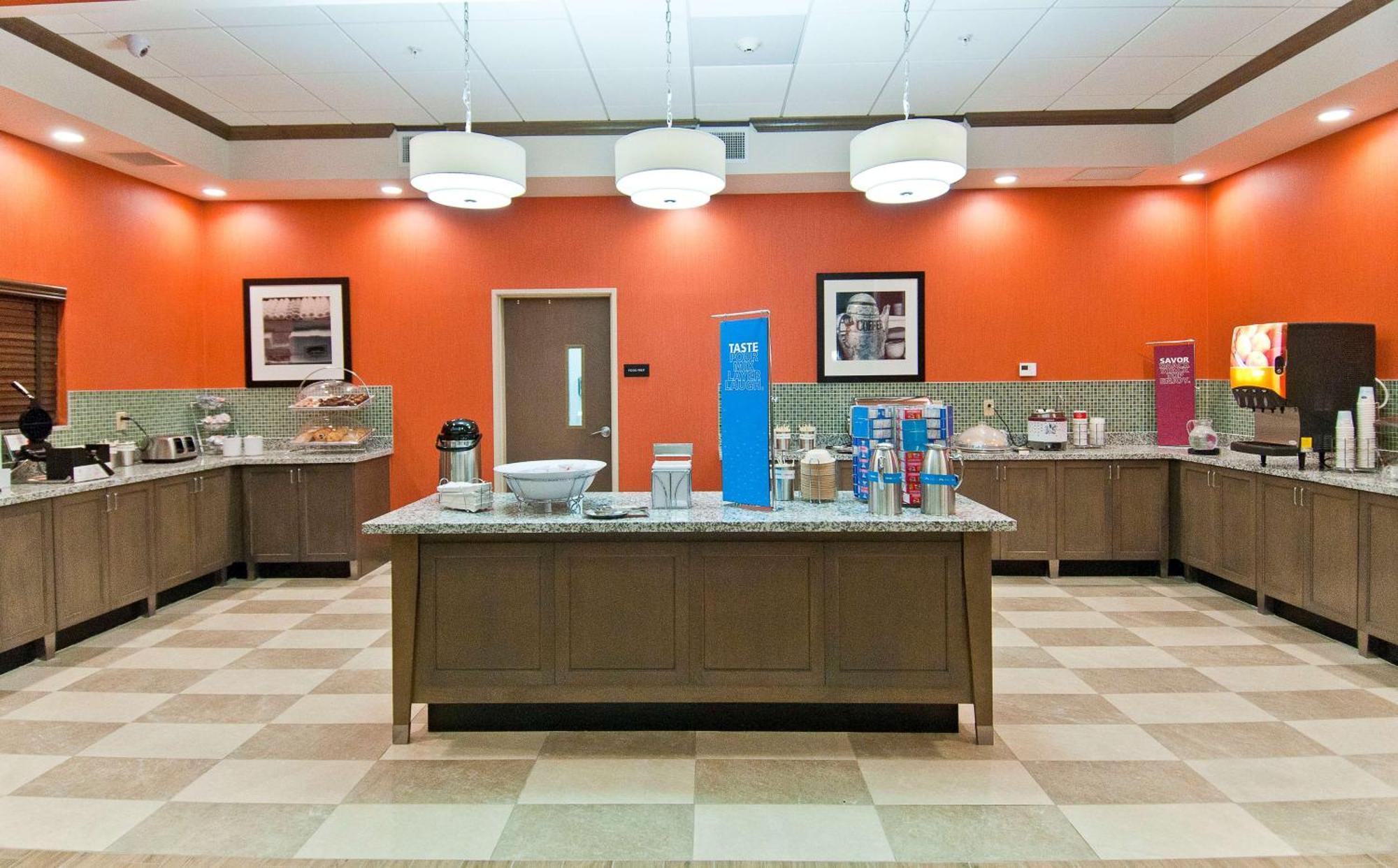 Hampton Inn & Suites Pensacola/I-10 Pine Forest Road Ferry Pass Экстерьер фото